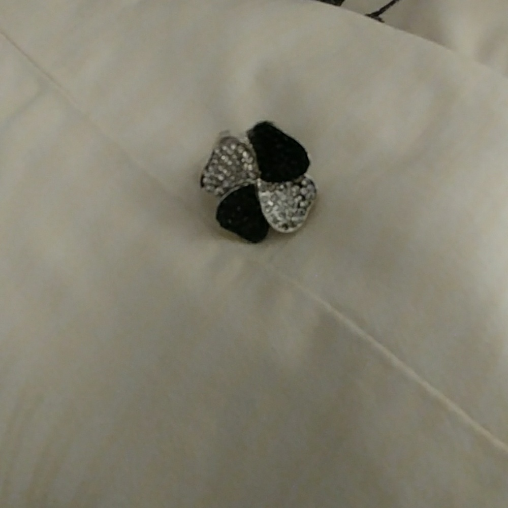 Woman's ring